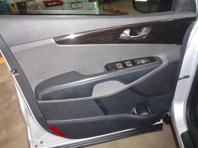 Used 2019 Kia Sorento EX image 9