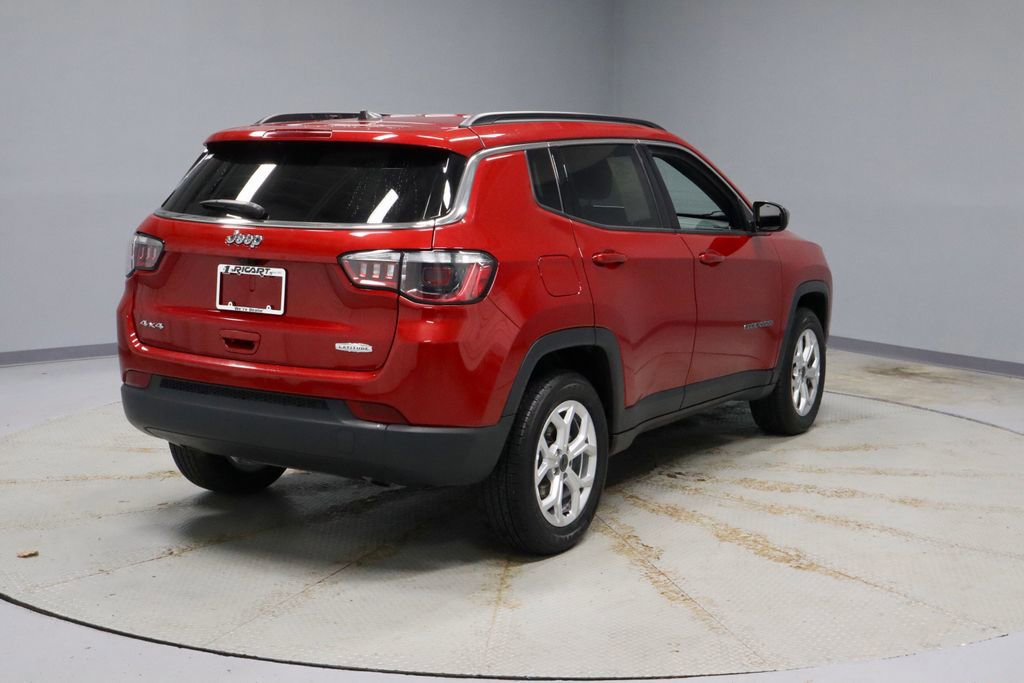 Used 2025 Jeep Compass Latitude image 5