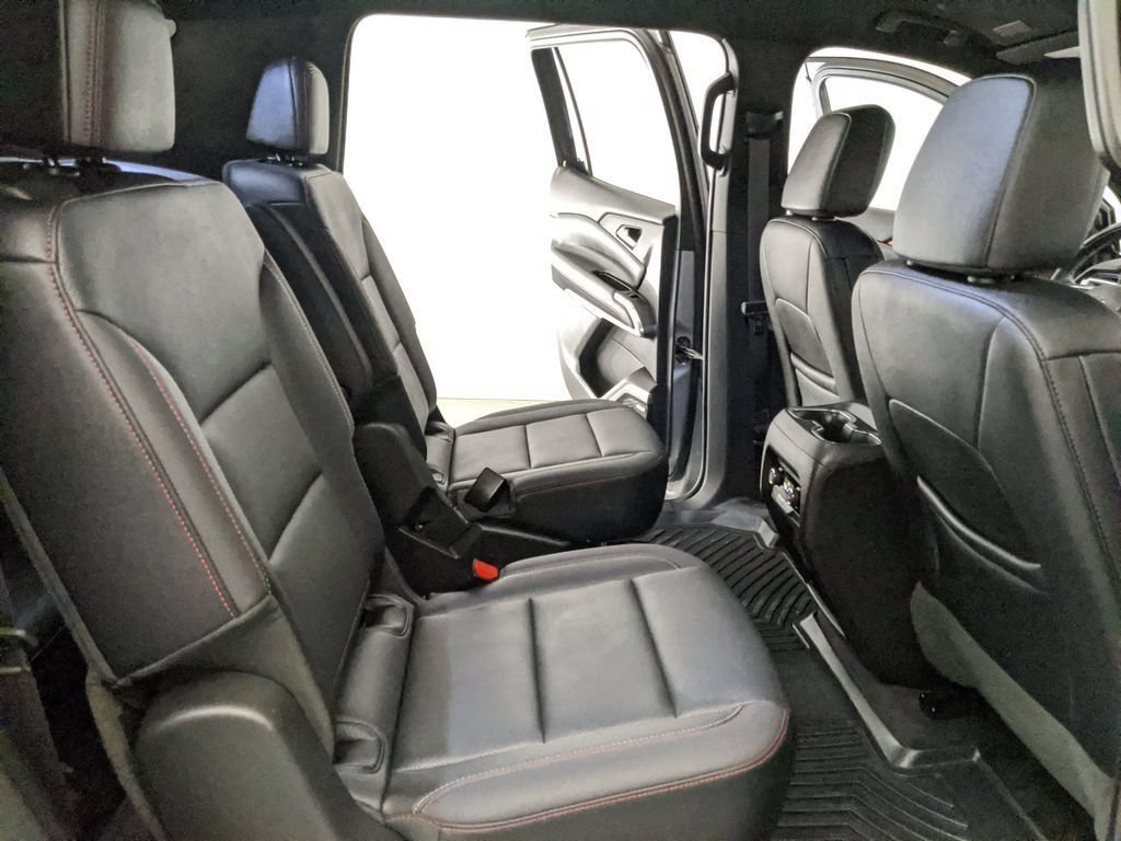 Used 2025 Chevrolet Traverse Z71 w/ Enhanced Driving Package AWD/4WD image 21