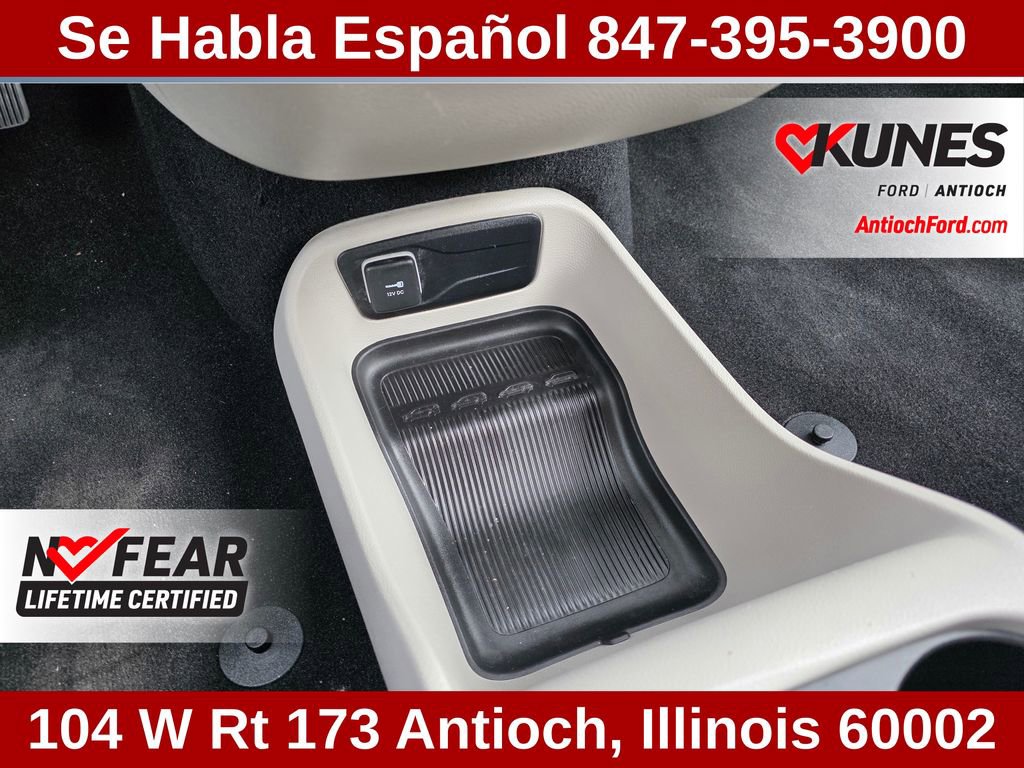 Used 2022 Chrysler Voyager LX FWD image 61