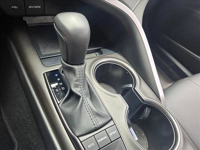 Used 2023 Toyota Camry SE FWD image 11
