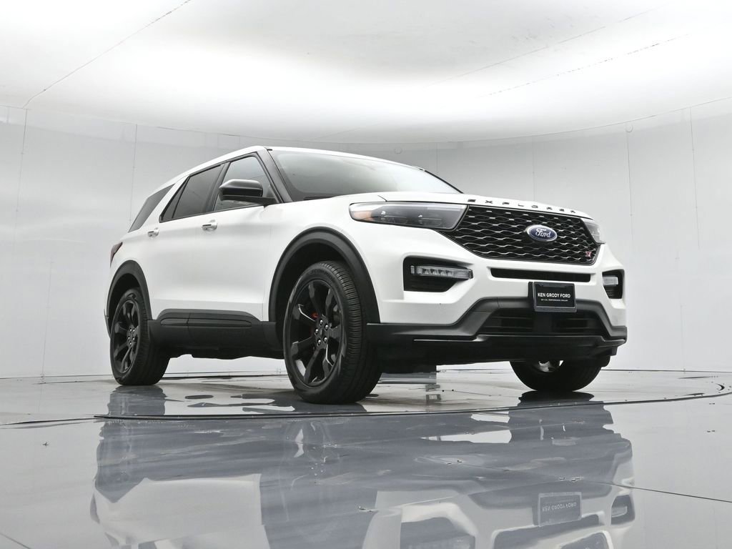 Certified 2022 Ford Explorer ST w/ ST Street Pack image 5