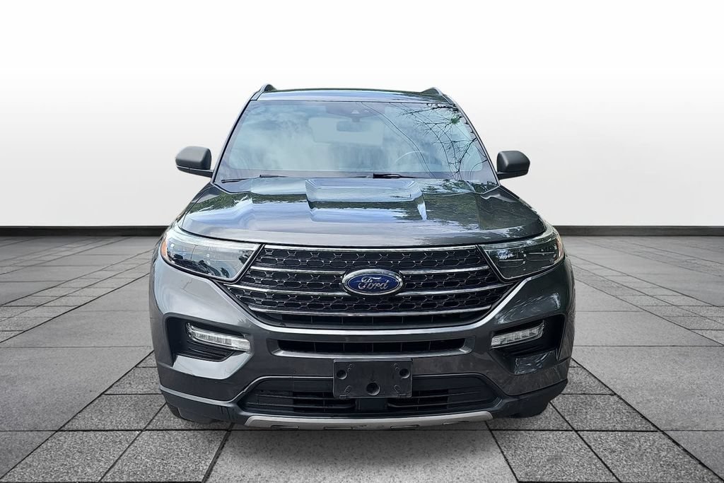 Certified 2020 Ford Explorer XLT w/ Equipment Group 202A AWD/4WD image 2