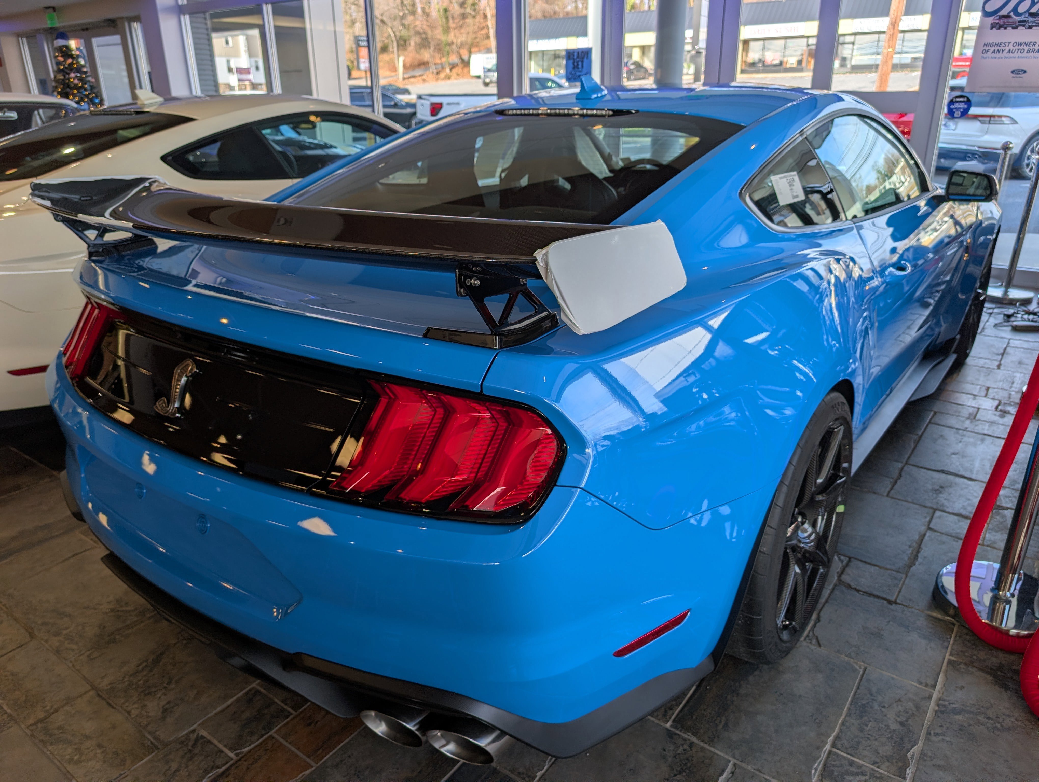 Certified 2022 Ford Mustang Shelby GT500 w/ Carbon Fiber Track Pack image 5