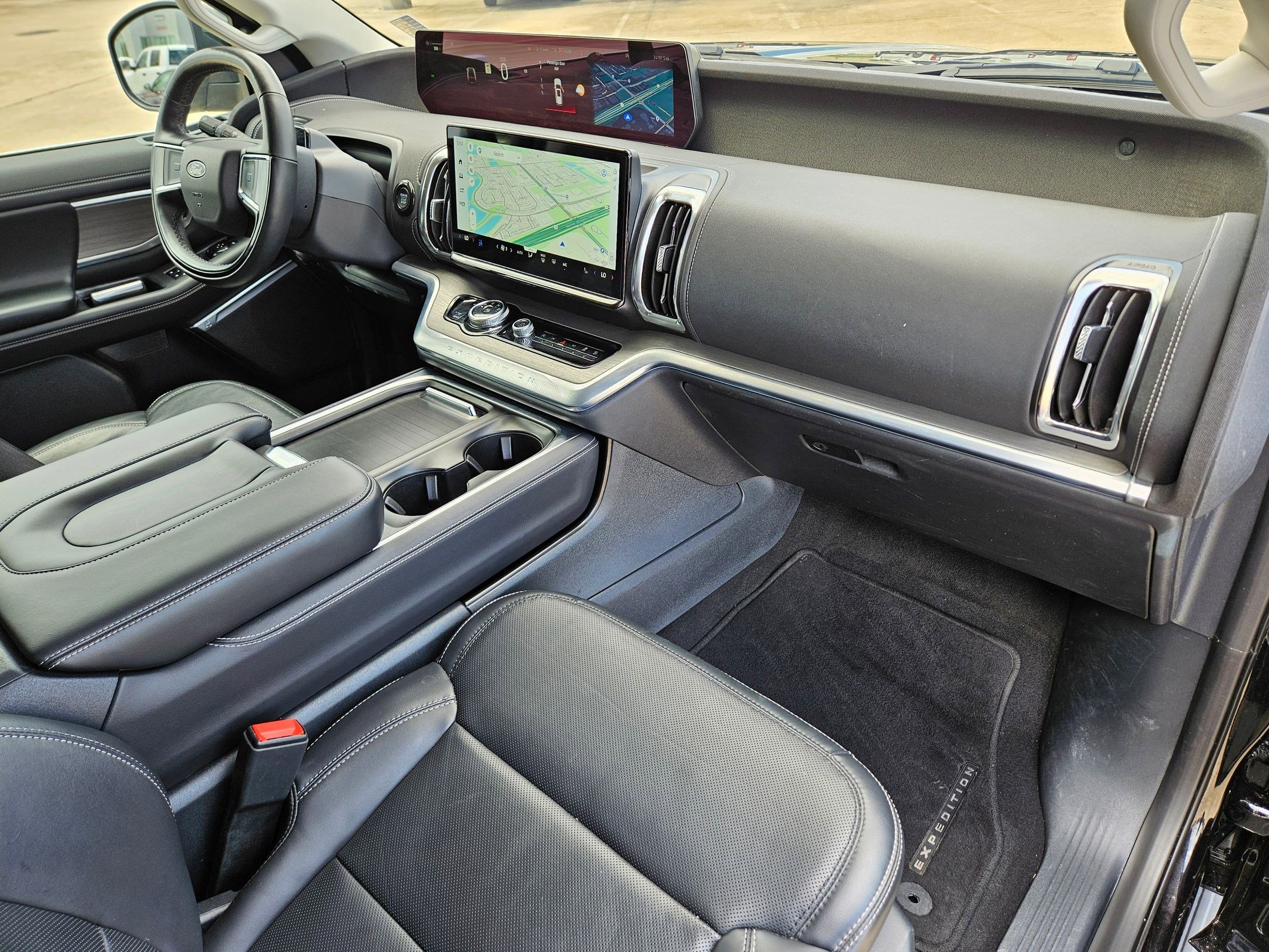Certified 2025 Ford Expedition Platinum AWD/4WD image 32
