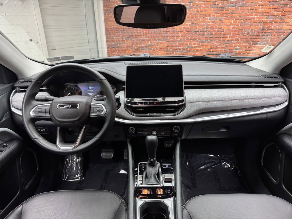 Used 2022 Jeep Compass Latitude image 14