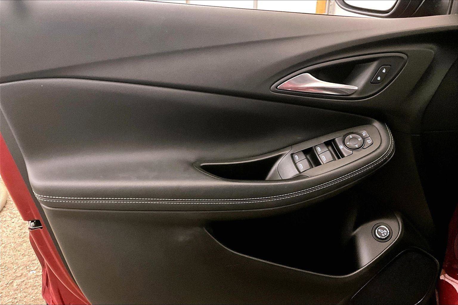 Used 2021 Buick Encore GX Select image 22