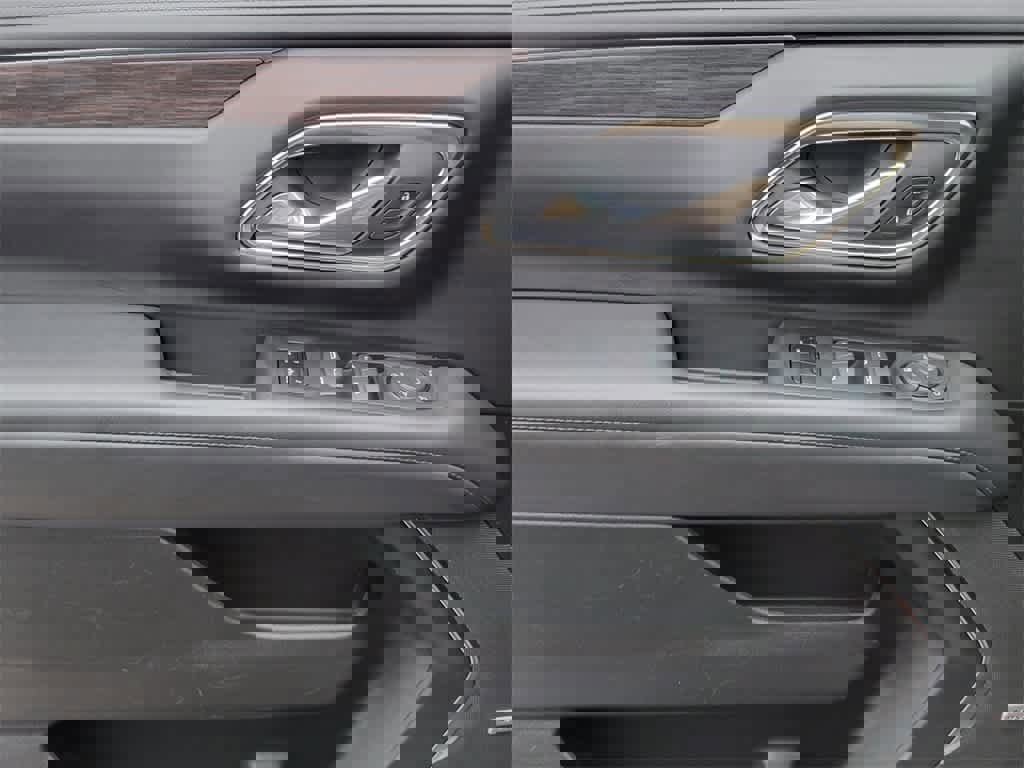 Used 2024 Chevrolet Tahoe LT image 19