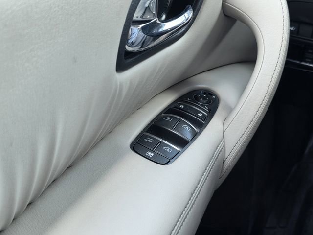 Used 2024 Nissan Armada Platinum w/ Captain's Chairs Package RWD image 15