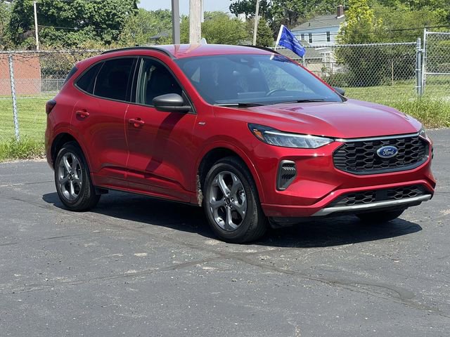 Certified 2024 Ford Escape ST-Line w/ Tech Pack #1 AWD/4WD image 7