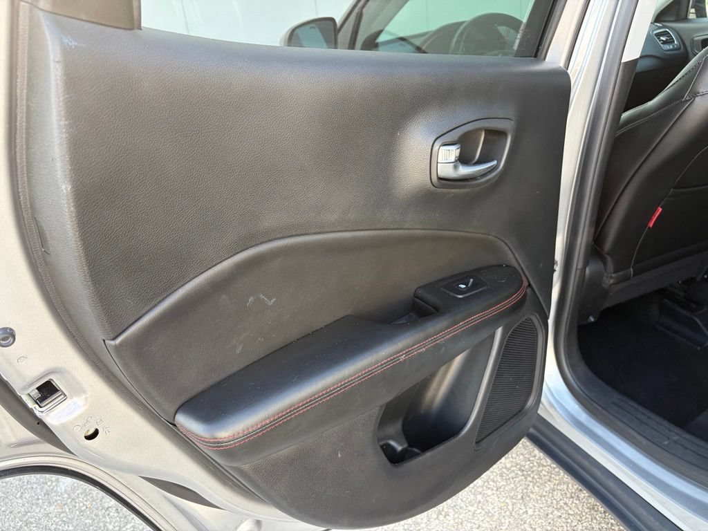 Used 2020 Jeep Compass Trailhawk AWD/4WD image 15