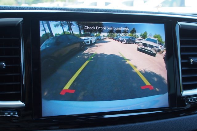 Used 2022 Chrysler Pacifica Touring-L FWD image 32