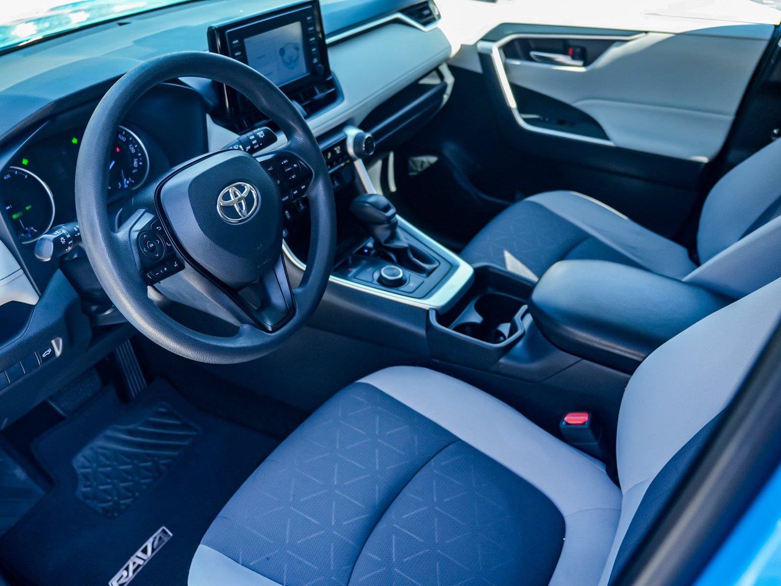 Used 2019 Toyota RAV4 XLE w/ Convenience Package AWD/4WD image 9