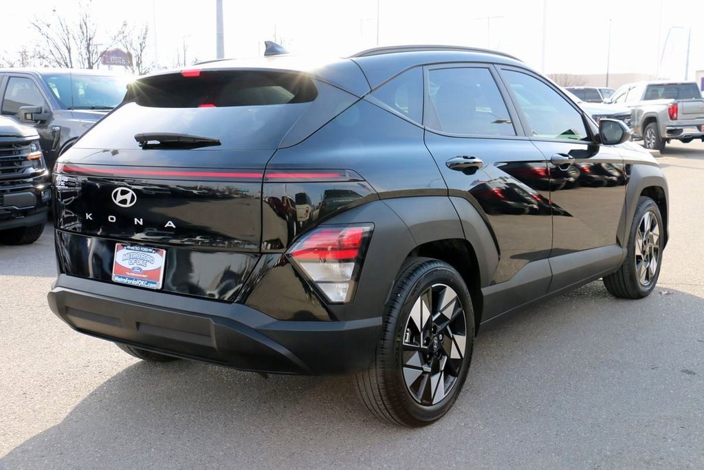 Used 2025 Hyundai Kona SEL image 5