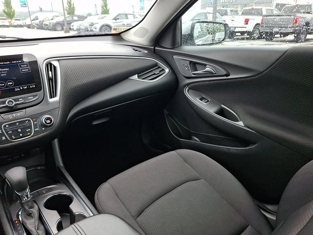 Used 2025 Chevrolet Malibu LT FWD image 16