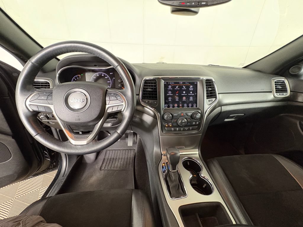 Used 2018 Jeep Grand Cherokee Altitude RWD image 7