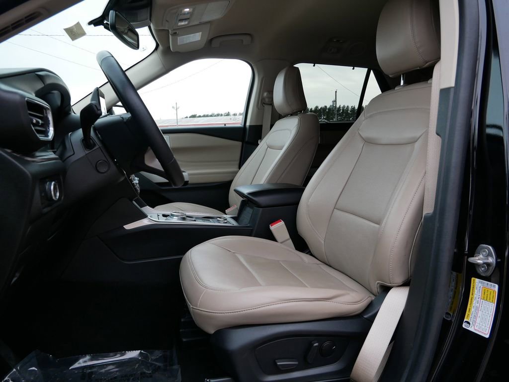 Certified 2023 Ford Explorer Limited w/ Limited Technology Package AWD/4WD image 16