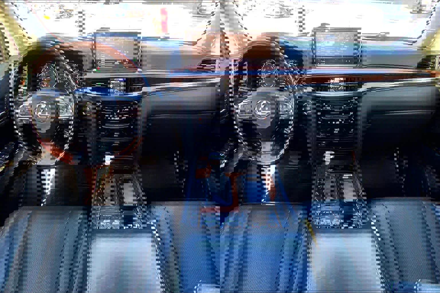 Used 2017 Lexus LX 570 4WD w/ Luxury Package image 16