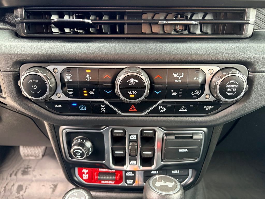 Used 2024 Jeep Wrangler Unlimited Rubicon 4xe image 13
