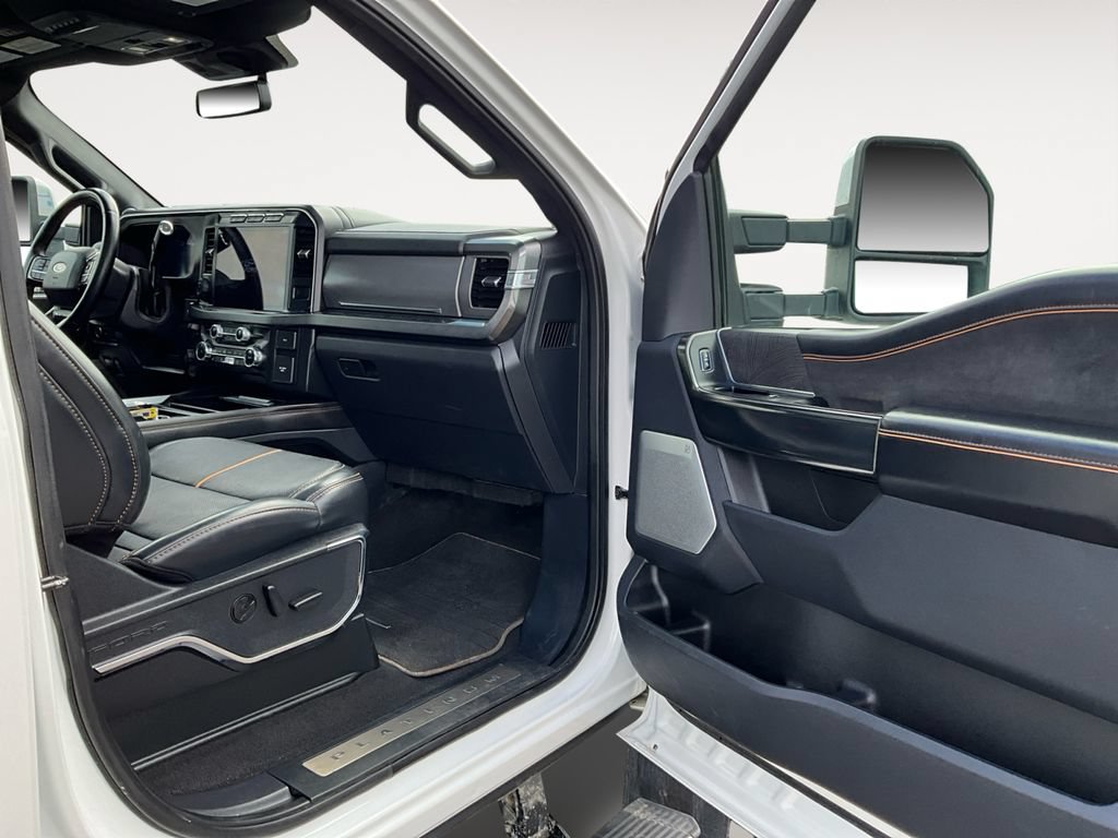 Certified 2024 Ford F450 Platinum w/ FX4 Off-Road Package AWD/4WD image 9