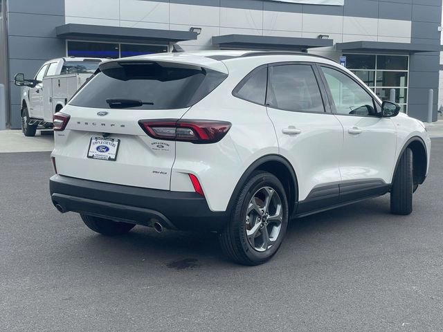 Certified 2025 Ford Escape ST-Line image 5