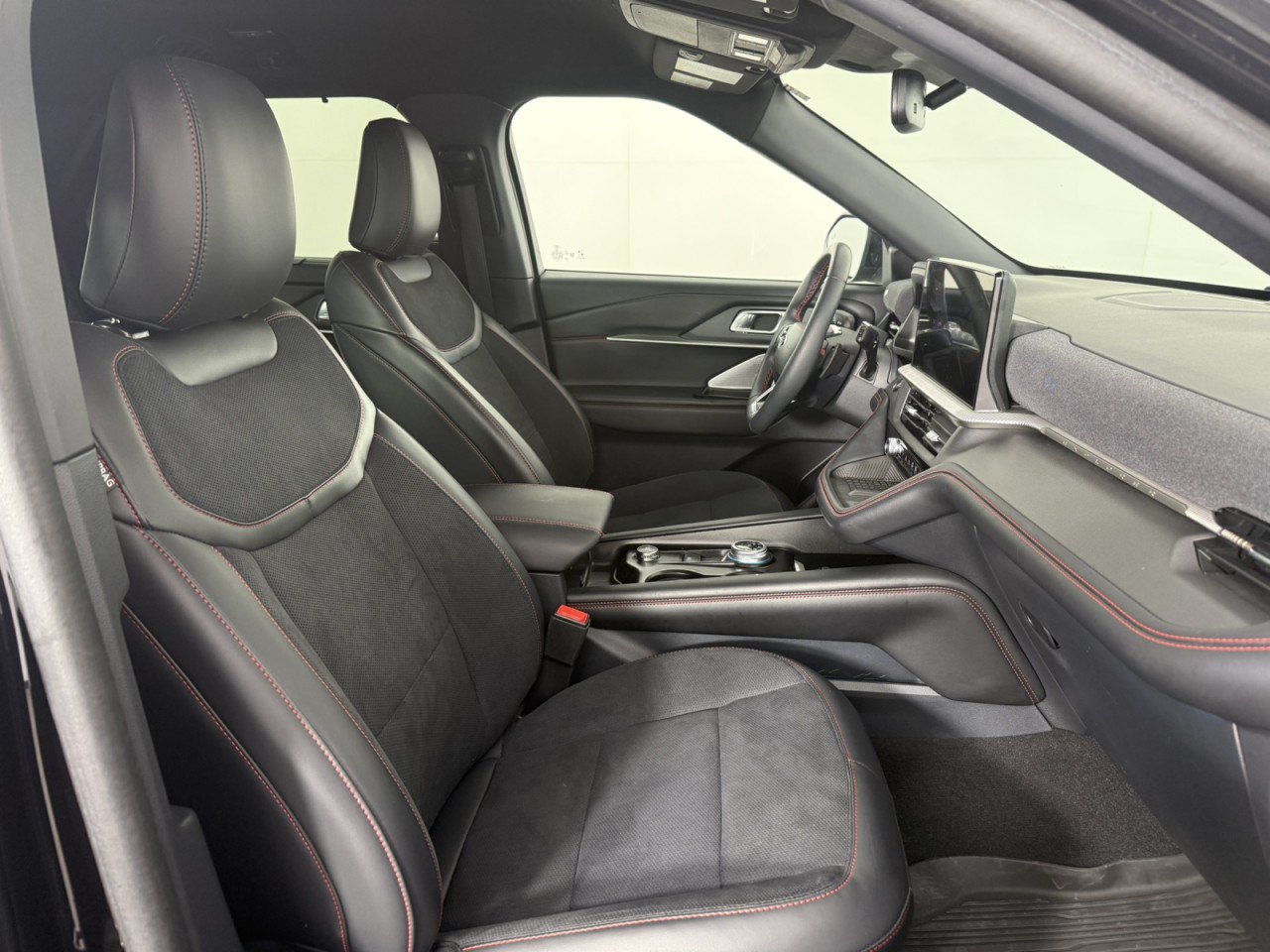 Certified 2025 Ford Explorer ST RWD image 10