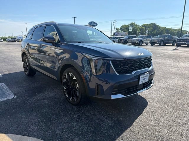 Used 2024 Kia Sorento EX FWD image 3