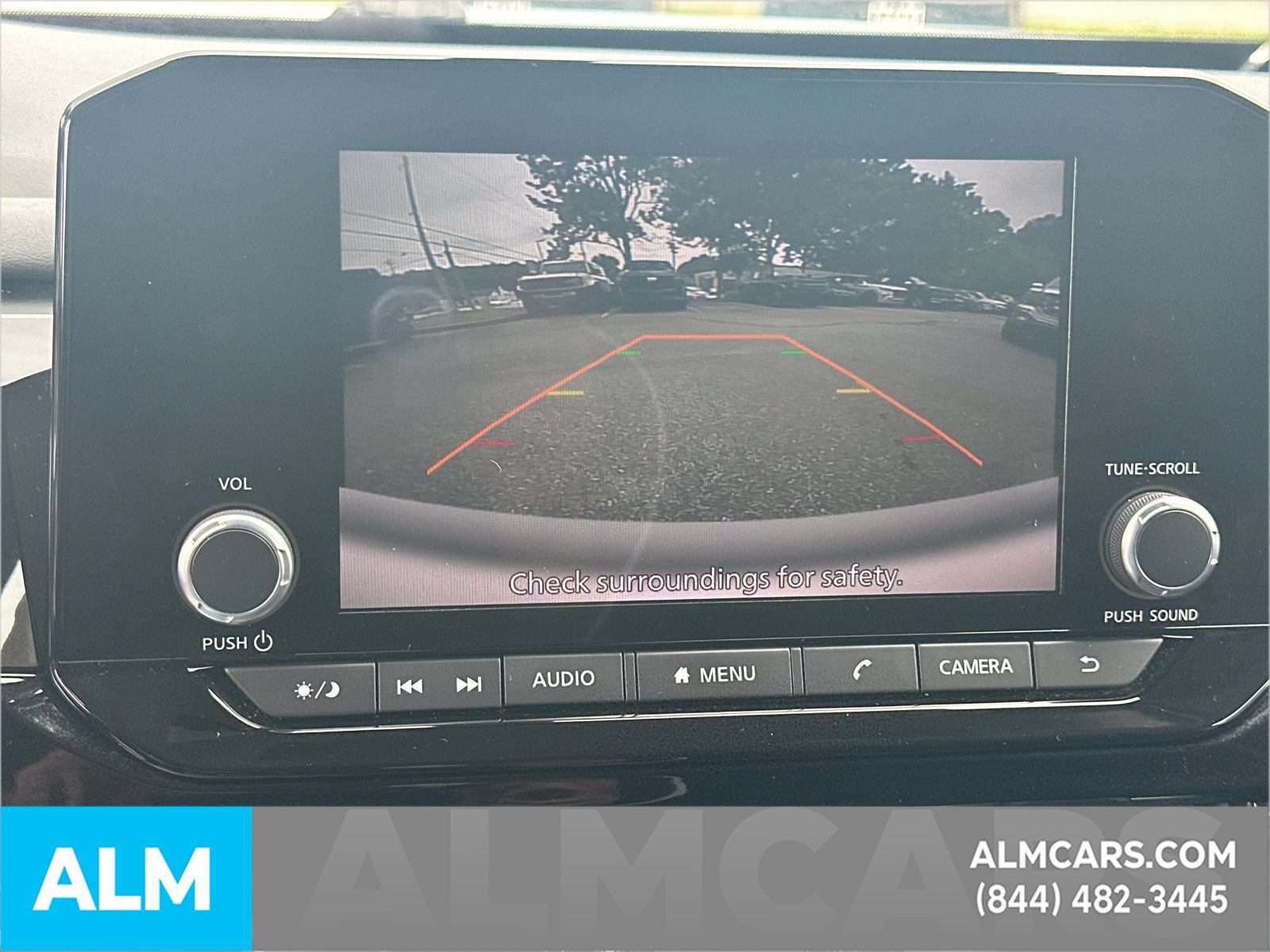 Used 2025 Nissan Pathfinder SV FWD image 33