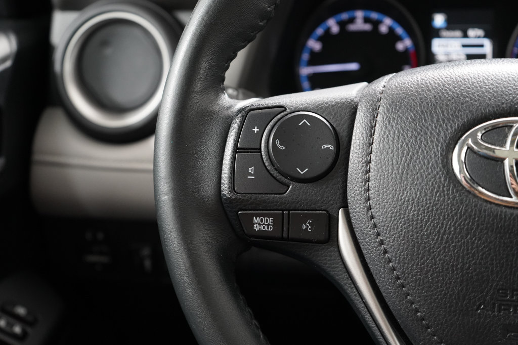 Used 2018 Toyota RAV4 XLE AWD/4WD image 16