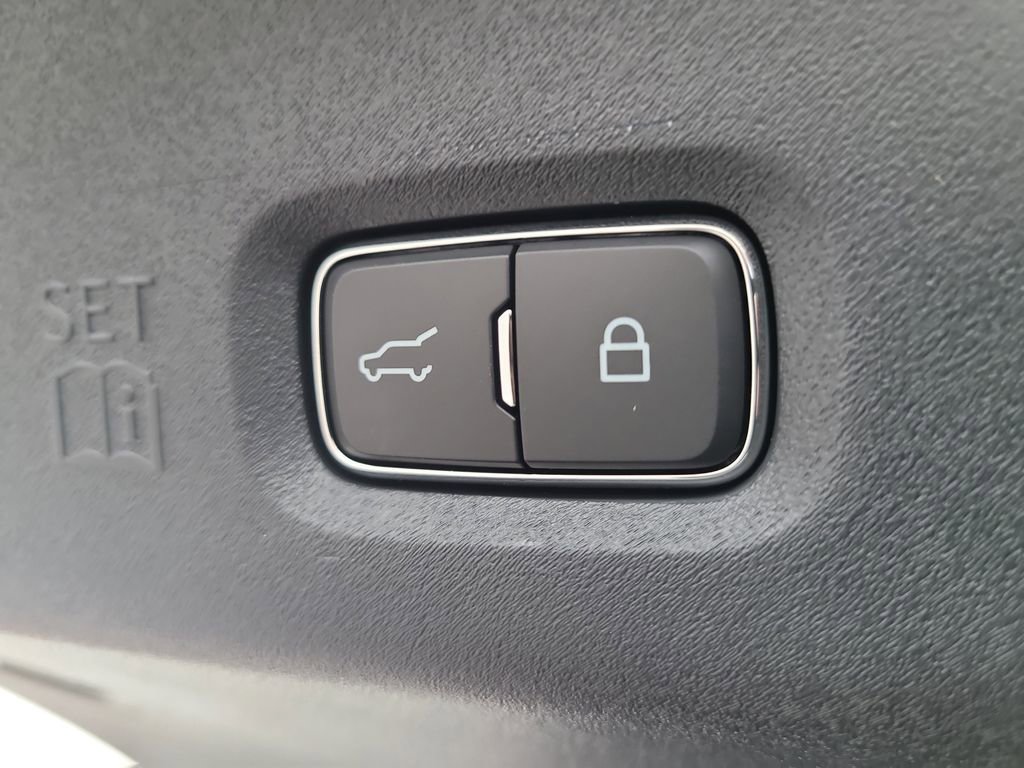 Certified 2026 Ford Expedition Platinum w/ Stealth Performance Package image 8