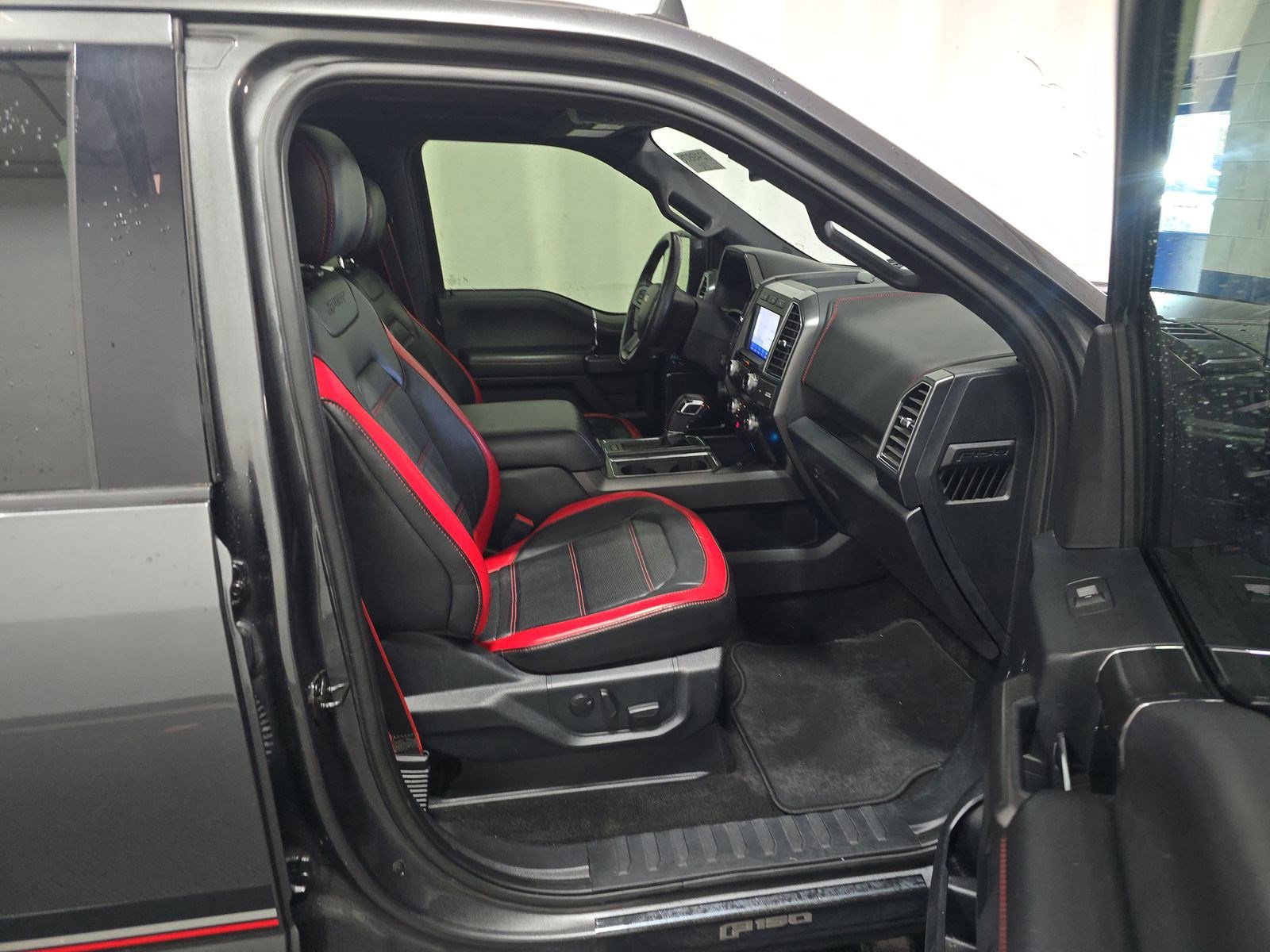 Certified 2019 Ford F150 Lariat w/ Equipment Group 502A Luxury AWD/4WD image 8