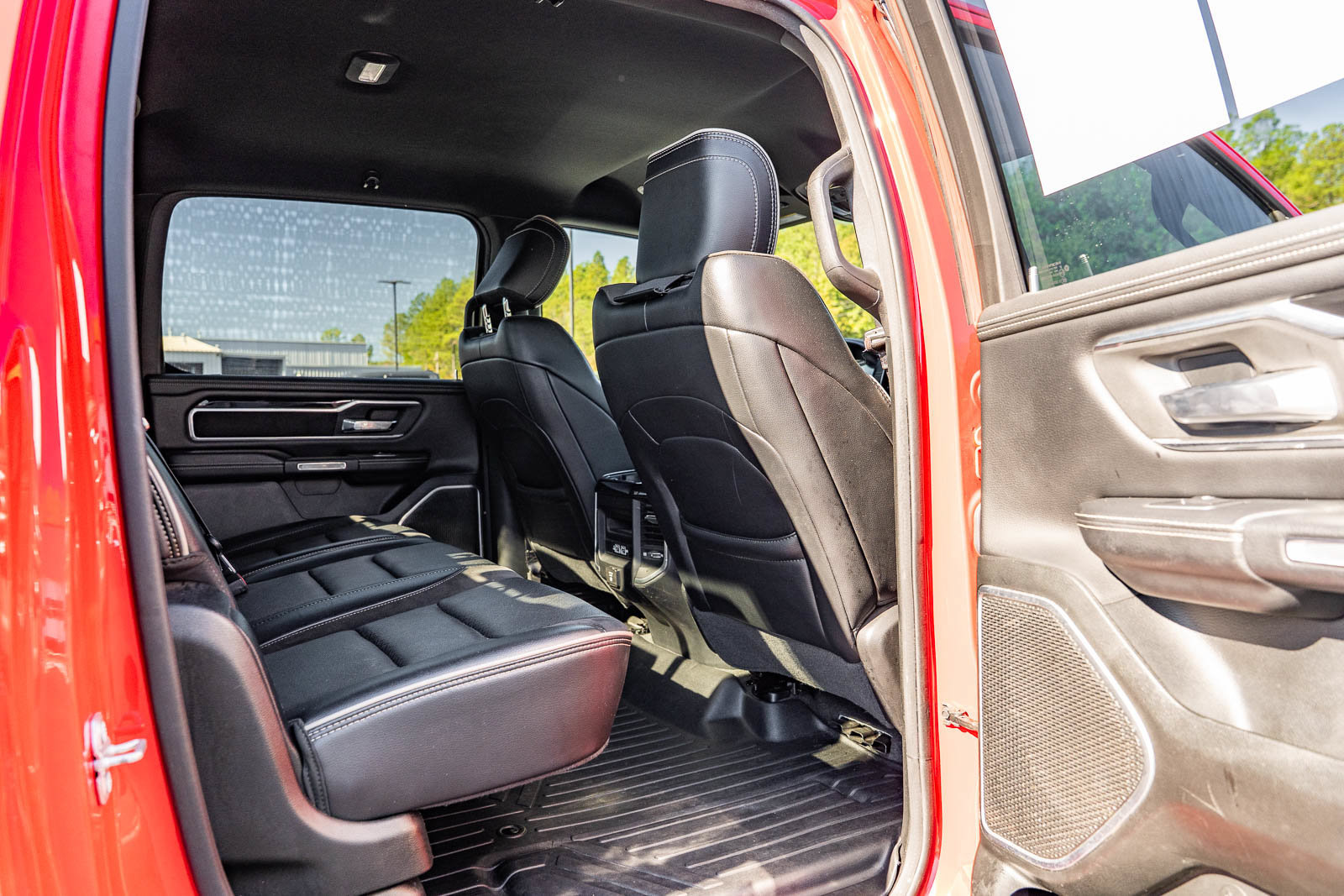 Used 2020 RAM 1500 Laramie w/ Sport Appearance Package AWD/4WD image 13