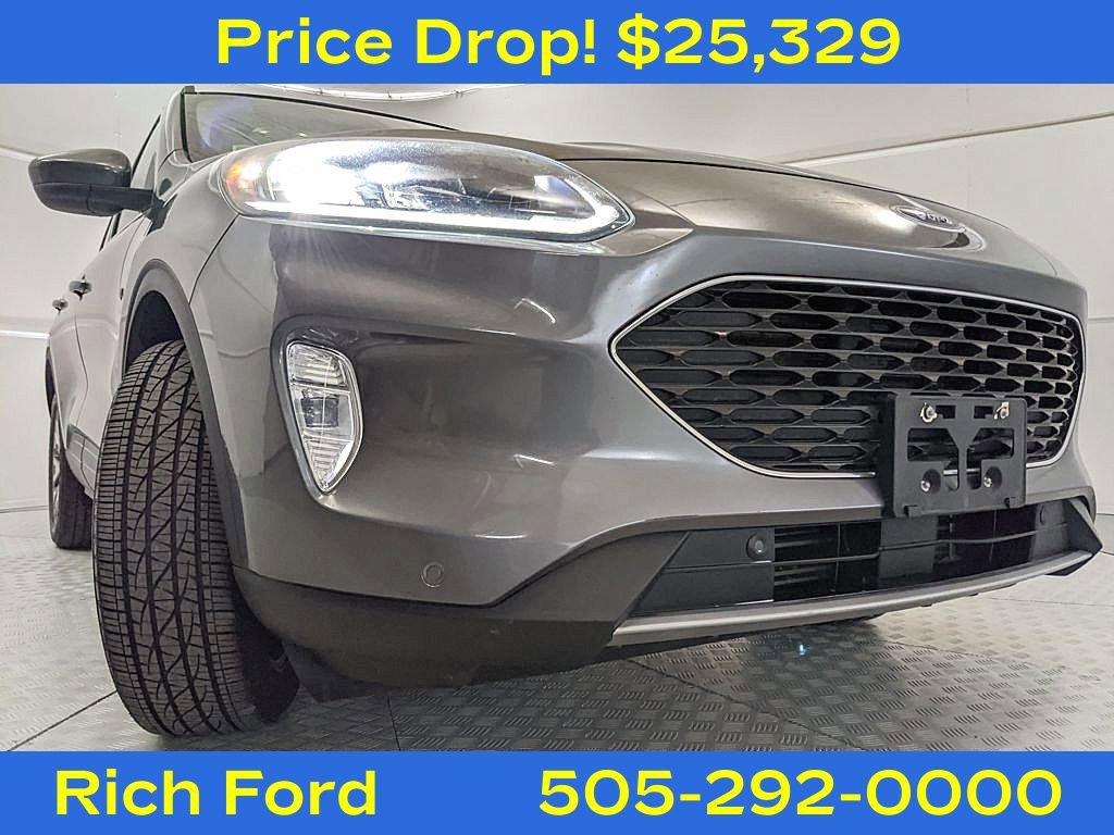 Certified 2022 Ford Escape Titanium w/ Class II Trailer Tow Package image 24