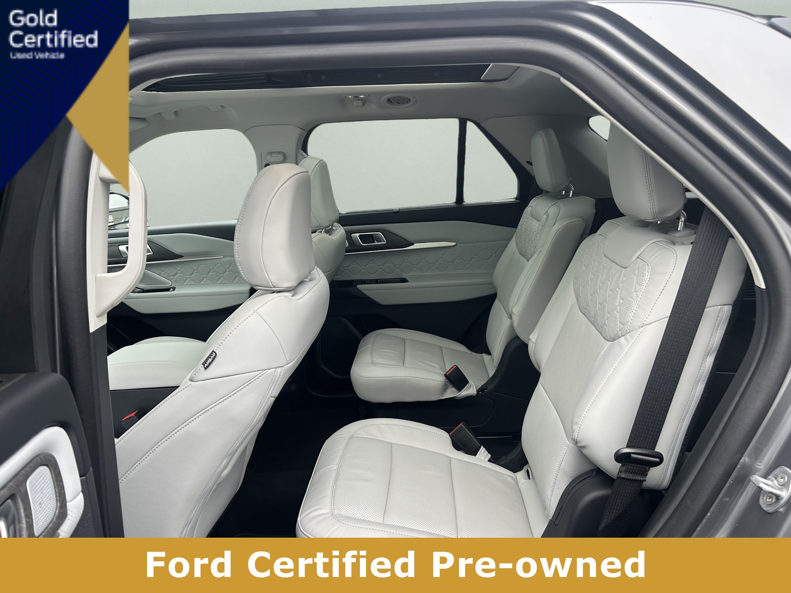 Certified 2025 Ford Explorer Platinum w/ Ultimate Package AWD/4WD image 10