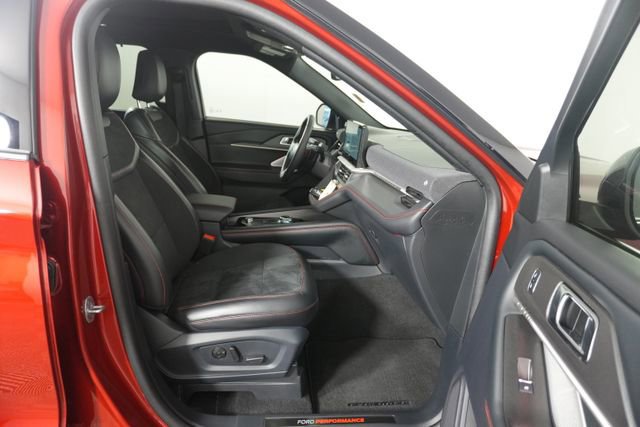 Certified 2025 Ford Explorer ST image 29