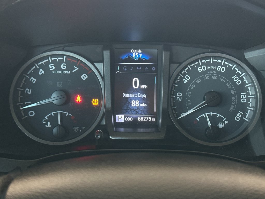 Used 2022 Toyota Tacoma TRD Off-Road w/ TRD Premium Off Road Package AWD/4WD image 25