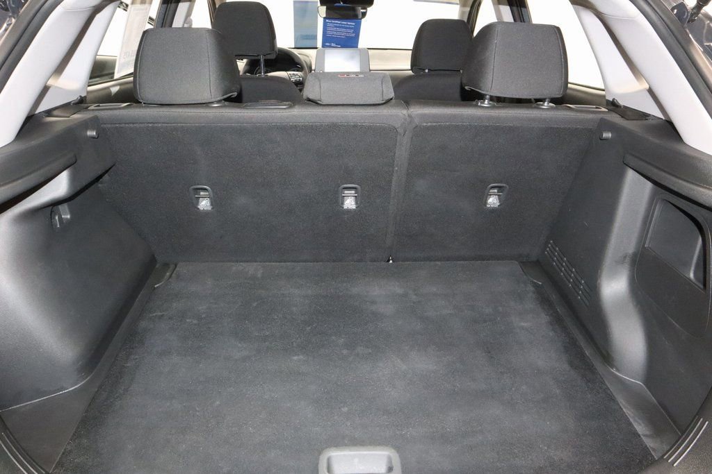 Used 2022 Hyundai Kona SE image 16