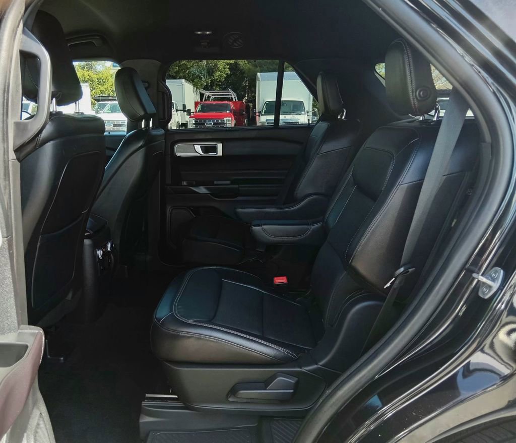 Certified 2020 Ford Explorer Limited AWD/4WD image 12
