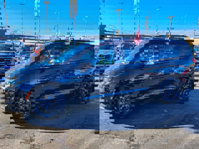 Used 2020 Chrysler Pacifica Limited image 2