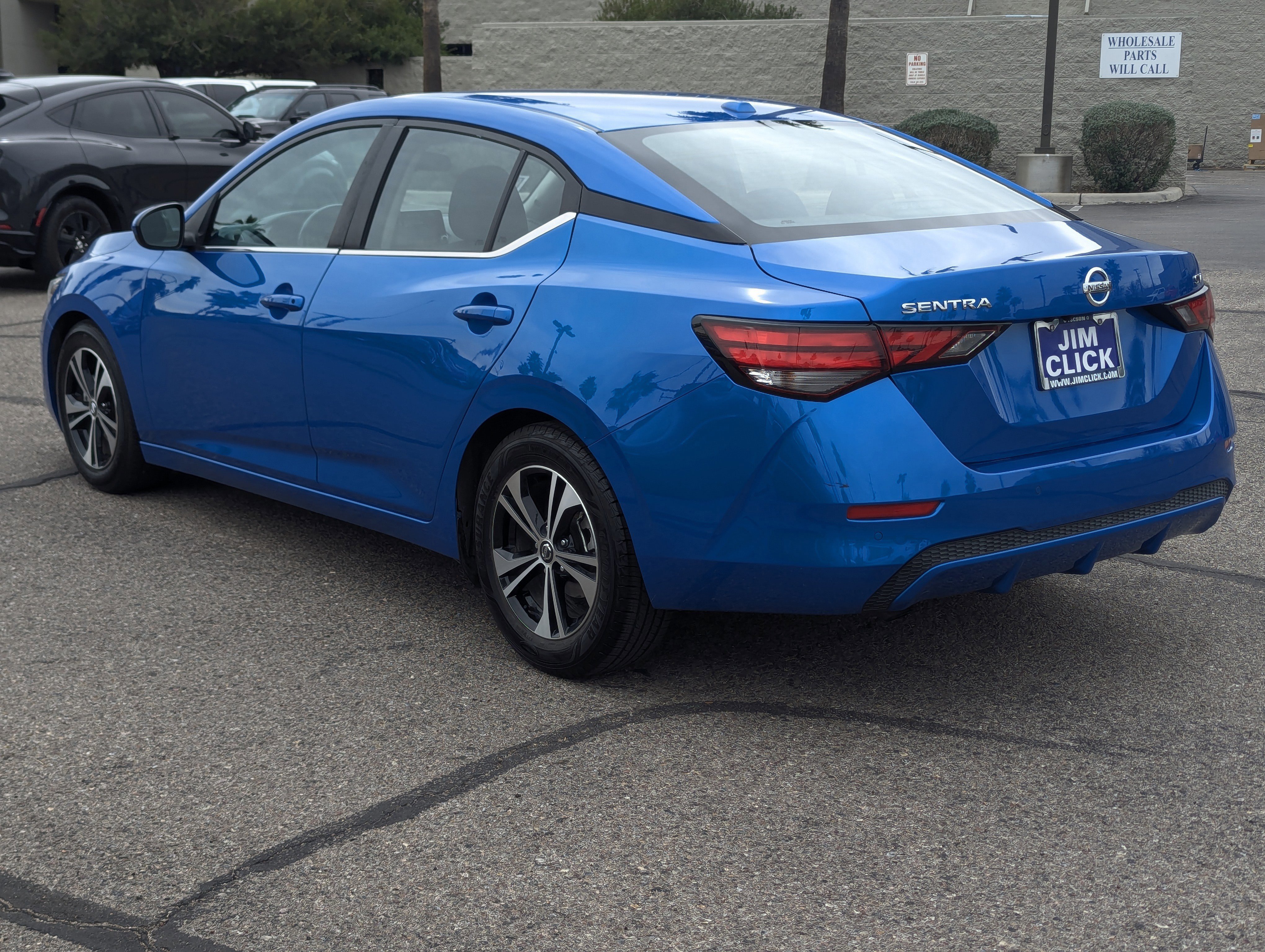 Used 2022 Nissan Sentra SV image 2