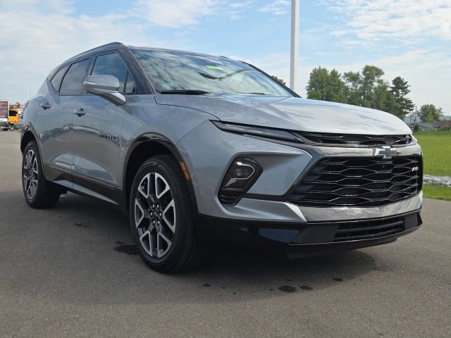 Used 2024 Chevrolet Blazer RS w/ Driver Confidence II Package FWD image 1