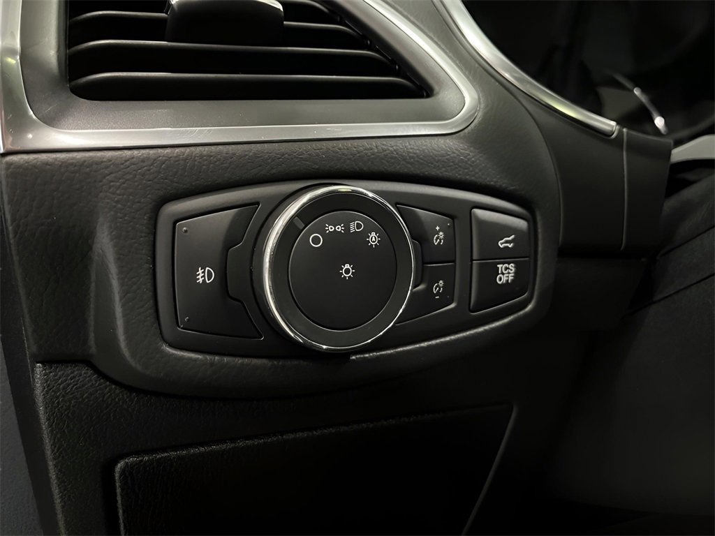 Certified 2021 Ford Edge Titanium w/ Canadian Touring Package image 17