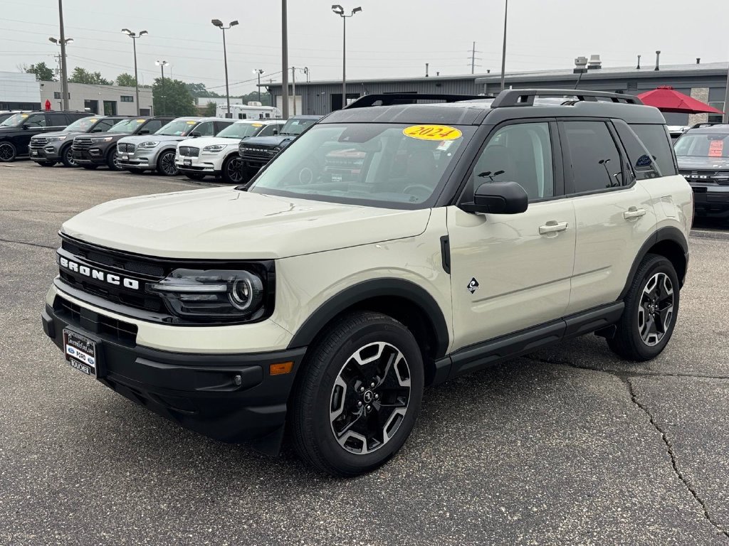 Certified 2024 Ford Bronco Sport Outer Banks w/ Tech Package AWD/4WD image 2