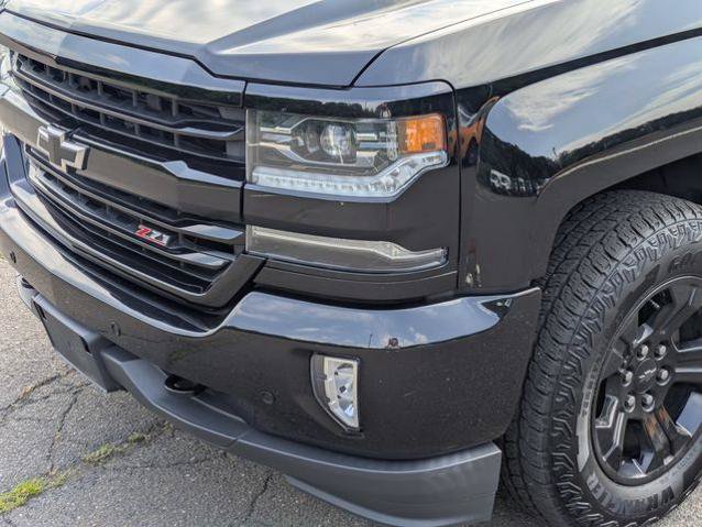 Used 2018 Chevrolet Silverado 1500 LTZ Z71 w/ Midnight Edition AWD/4WD image 9