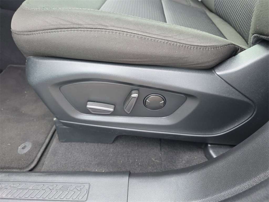 Certified 2024 Ford Explorer XLT image 13