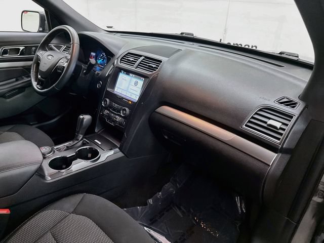 Certified 2019 Ford Explorer XLT w/ Equipment Group 201A AWD/4WD image 29