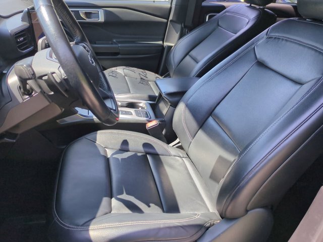 Certified 2020 Ford Explorer XLT w/ Equipment Group 202A RWD image 16