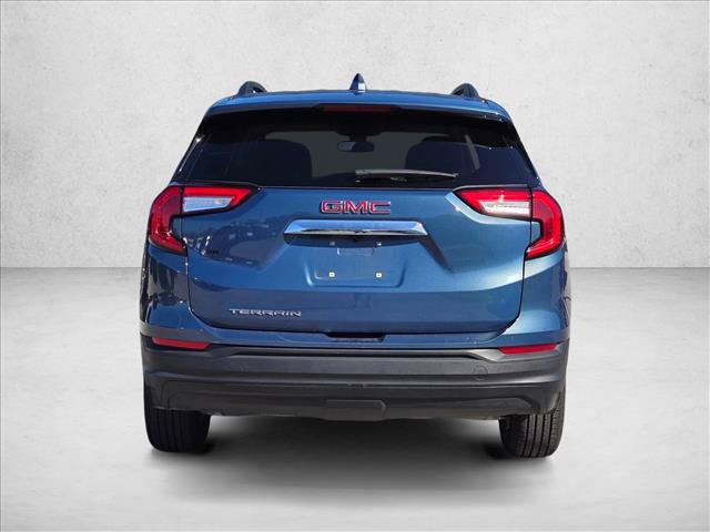 Used 2024 GMC Terrain SLE w/ Driver Convenience Package FWD image 6