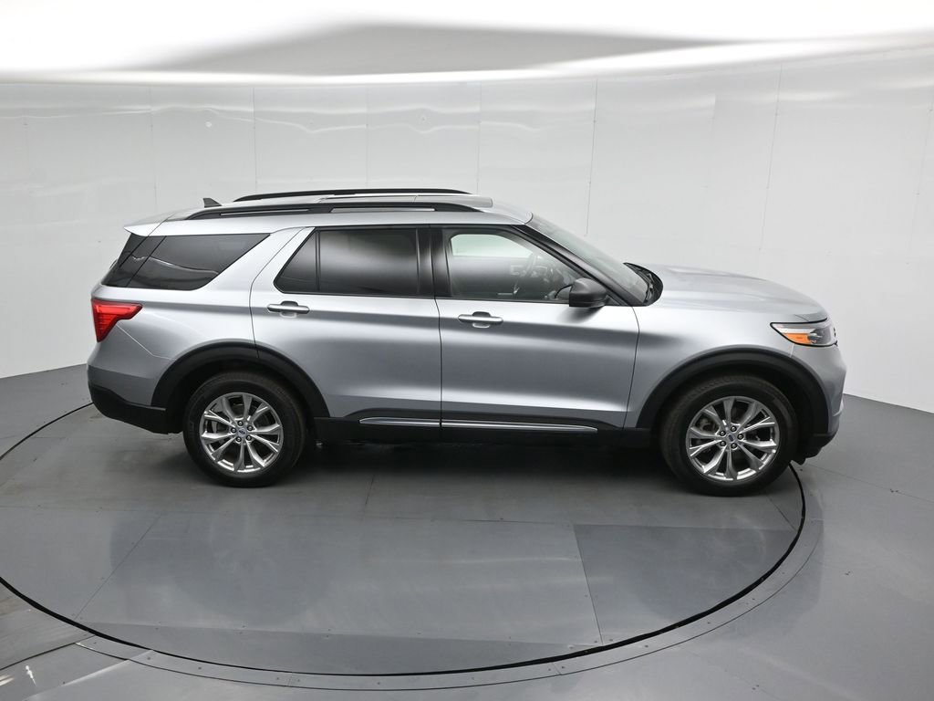Certified 2023 Ford Explorer XLT w/ Equipment Group 202A AWD/4WD image 39