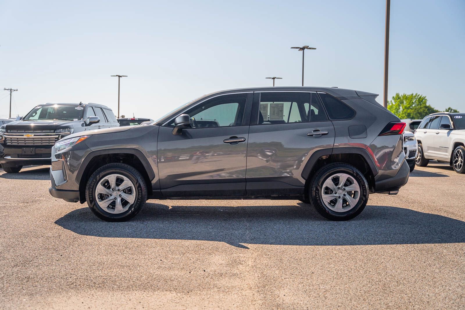 Used 2023 Toyota RAV4 LE FWD image 2